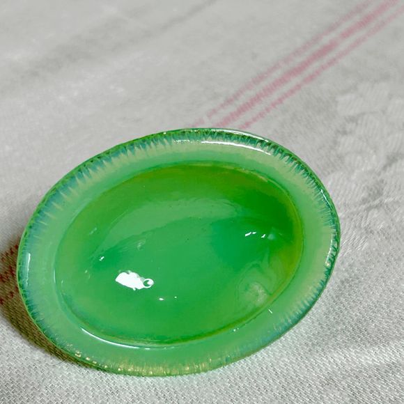 Vintage Jadeite Glass Chick Salt on Nest - Picture 3 of 6